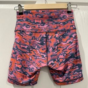 Lululemon wunder train high rise shorts 6” size 6
